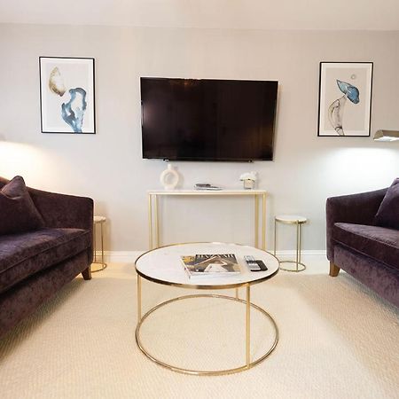 Harper Luxe Serviced Apartments Дънстейбъл Екстериор снимка