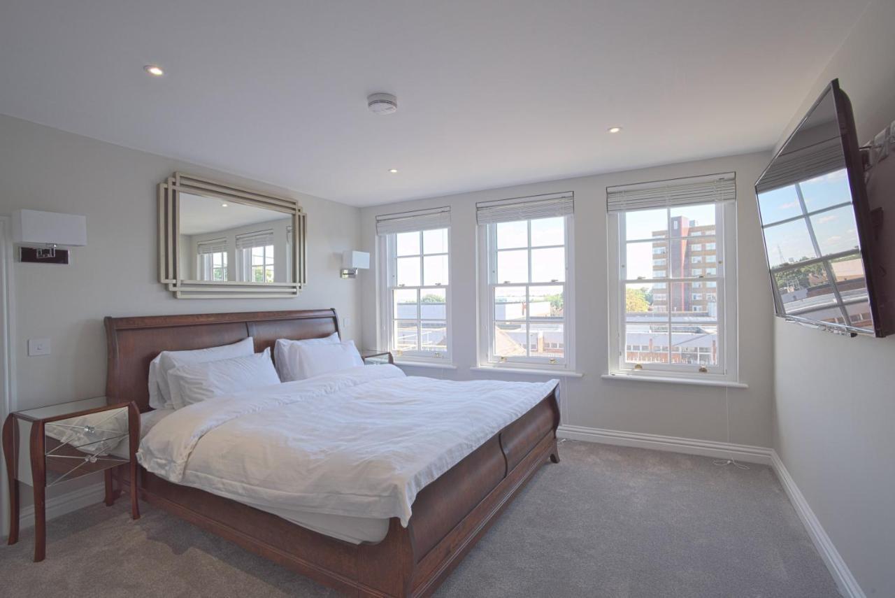 Harper Luxe Serviced Apartments Дънстейбъл Екстериор снимка