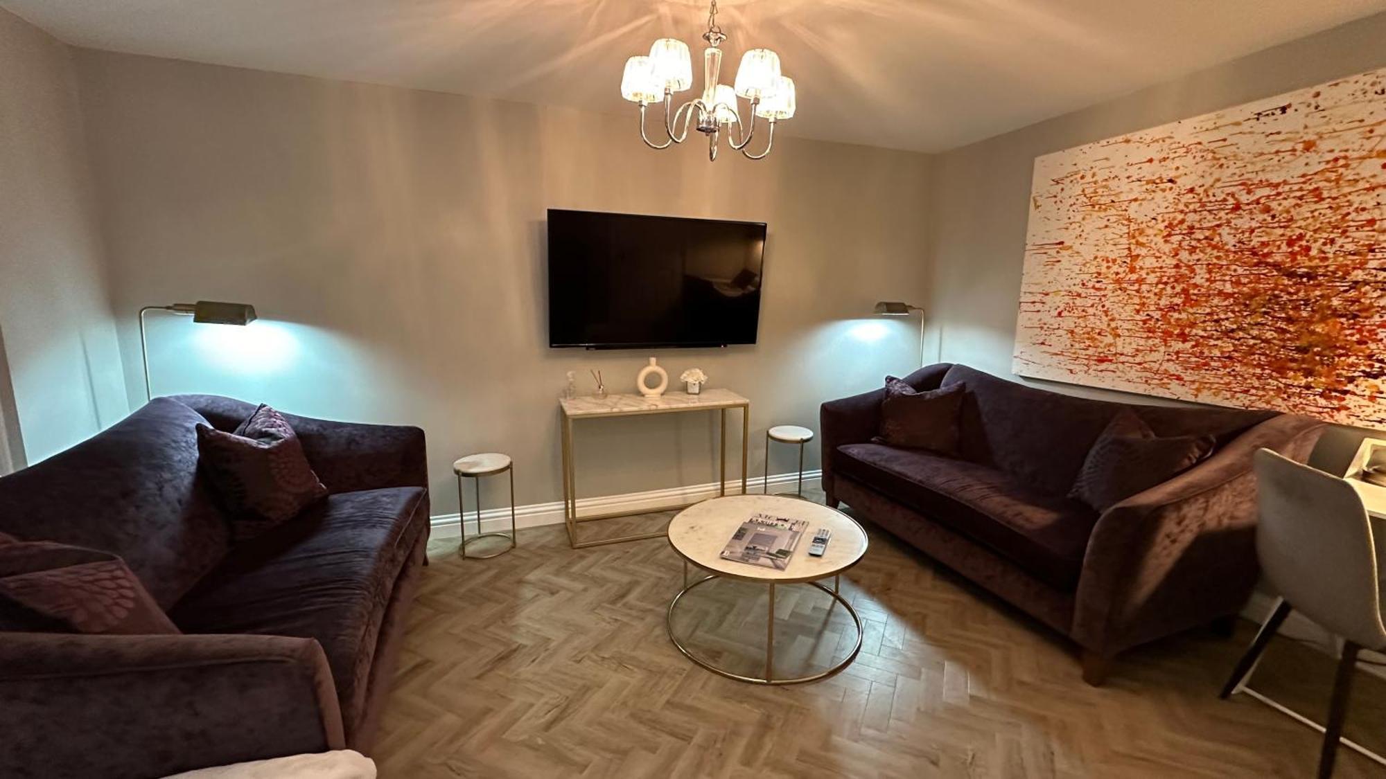 Harper Luxe Serviced Apartments Дънстейбъл Екстериор снимка