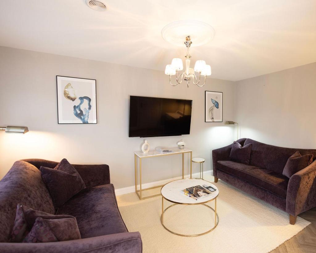 Harper Luxe Serviced Apartments Дънстейбъл Екстериор снимка