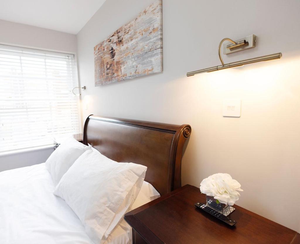 Harper Luxe Serviced Apartments Дънстейбъл Екстериор снимка