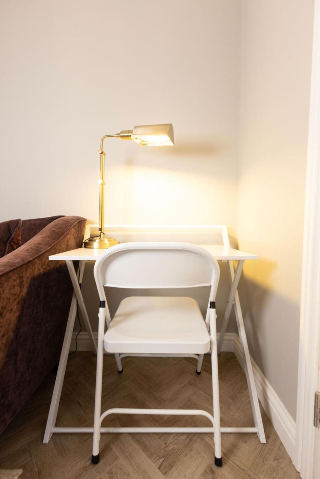Harper Luxe Serviced Apartments Дънстейбъл Екстериор снимка