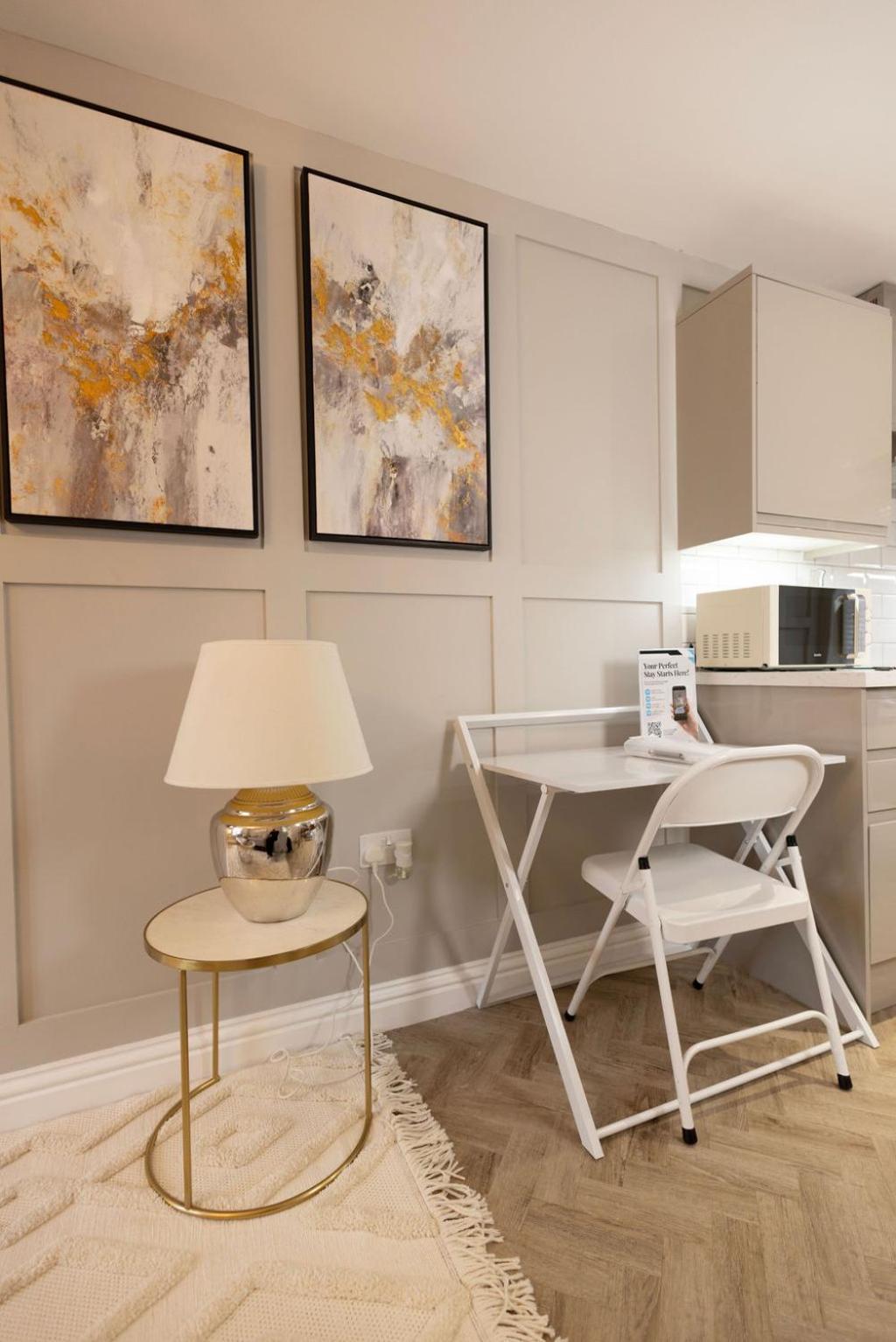 Harper Luxe Serviced Apartments Дънстейбъл Екстериор снимка