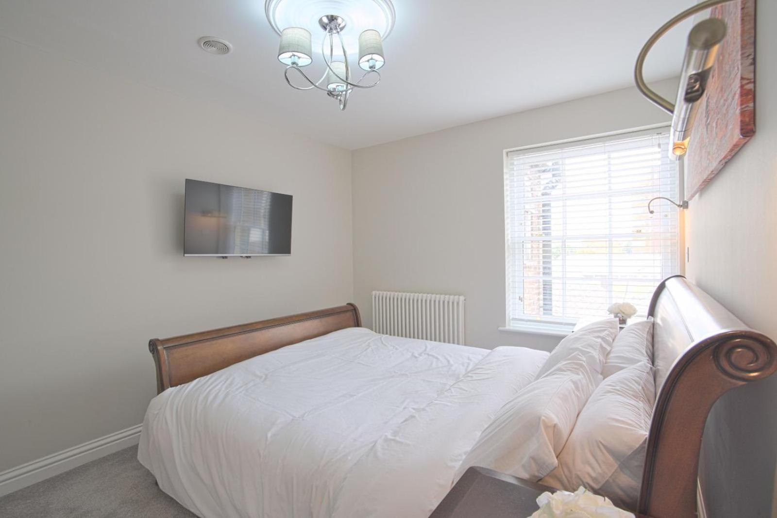 Harper Luxe Serviced Apartments Дънстейбъл Екстериор снимка